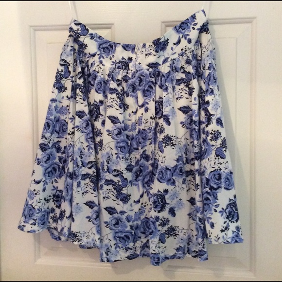 New Divided floral skirt - Picture 2 of 8